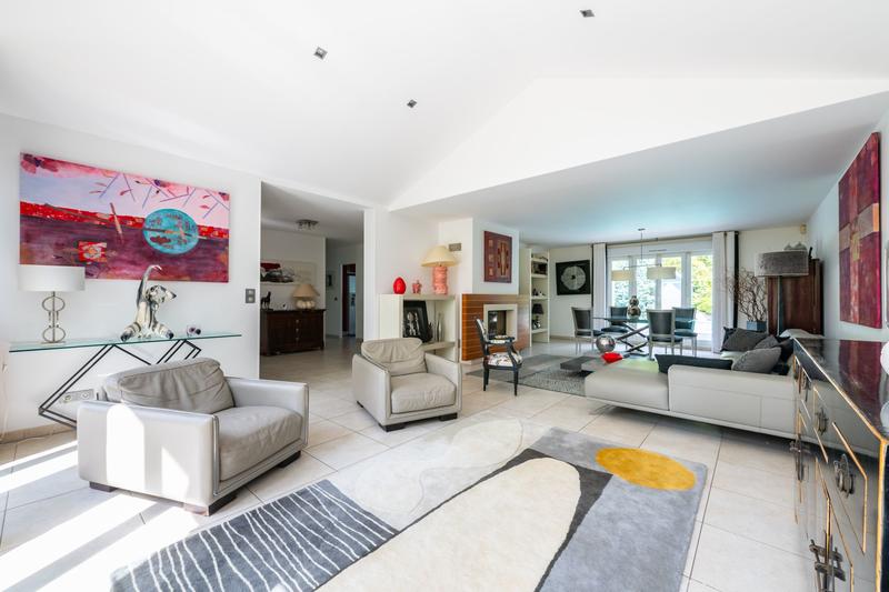 Maison contemporaine - 214 m² - 8 pièces