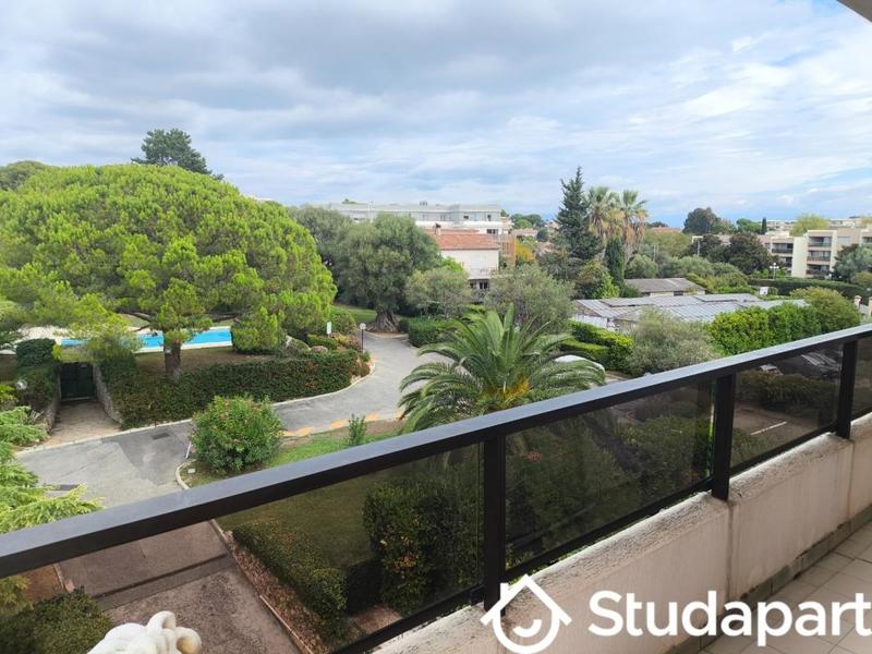 Appartement - 90 m² - 4 pièces