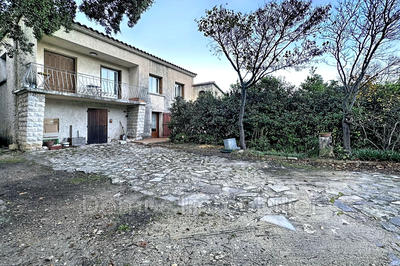 Maison - 210 m² - 8 pièces