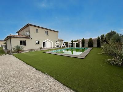 Maison - 250 m² - 7 pièces