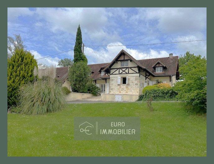 Maison - 231 m² - 8 pièces