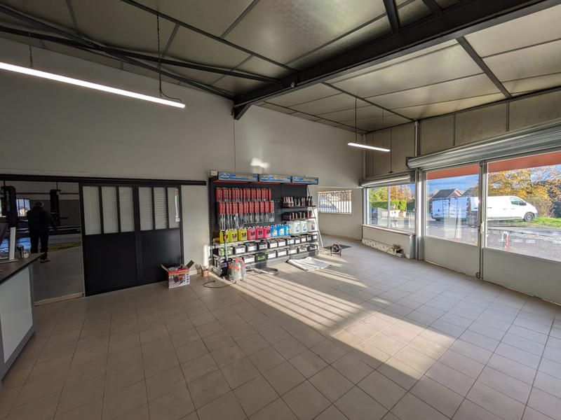 Local d'activités - 352 m²