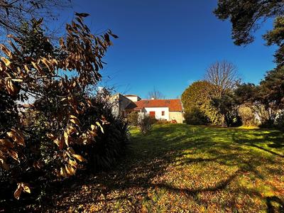 Maison - 336 m² - 9 pièces