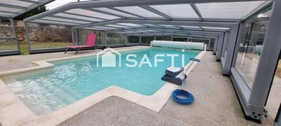 Maison - 240 m² - 8 pièces