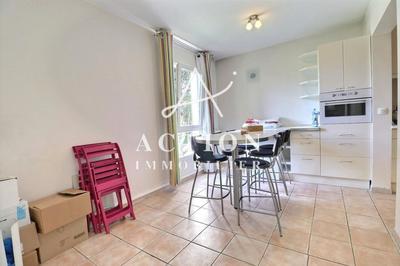 Appartement - 98 m² - 3 pièces