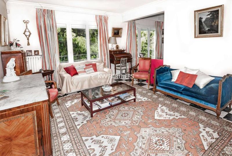 Maison - 142 m² - 9 pièces