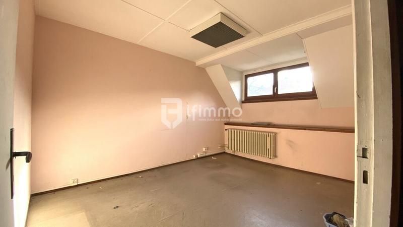 Maison - 366 m² - 12 pièces