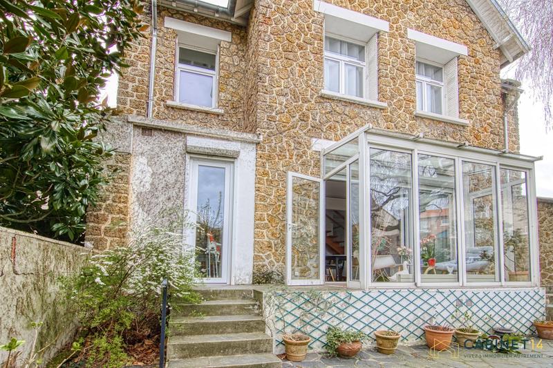 Maison - 342 m² - 9 pièces