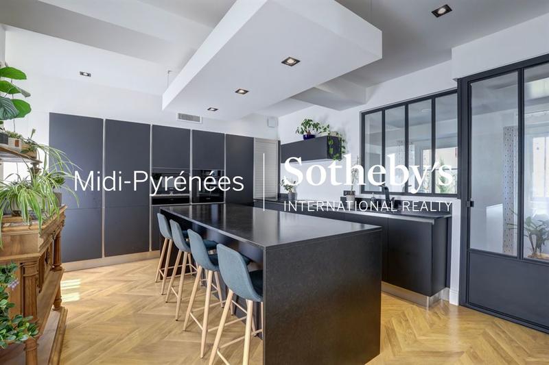 Maison de maîtres - 350 m² - 7 pièces