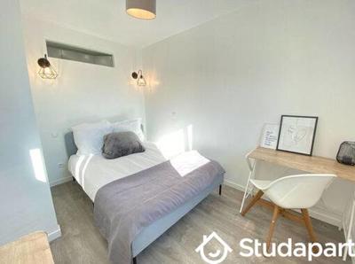 Chambre - 11 m² - 1 pièce