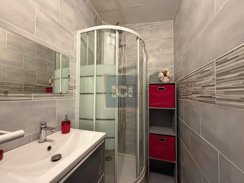 Maison - 96 m² - 4 pièces