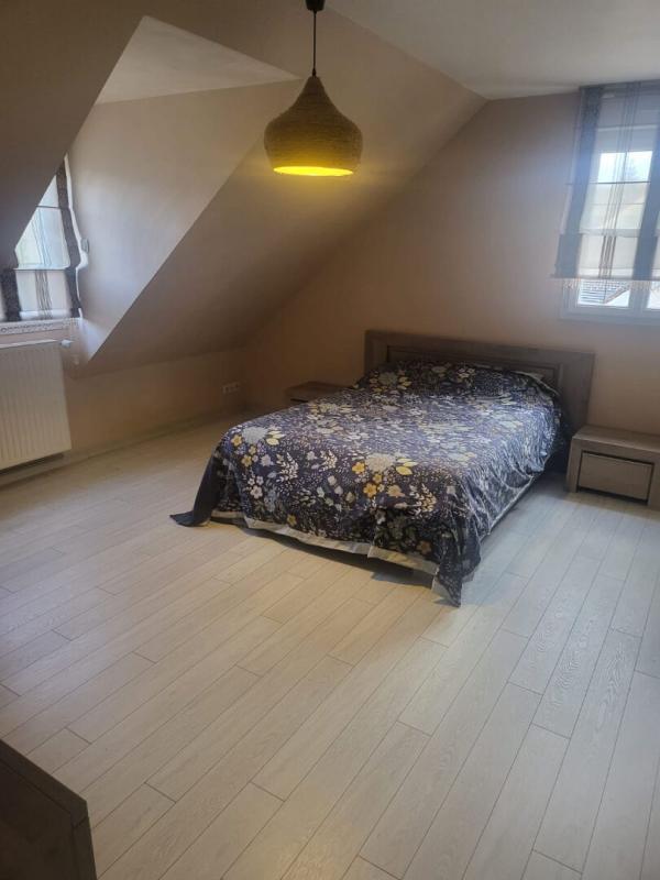 Maison - 224 m² - 8 pièces