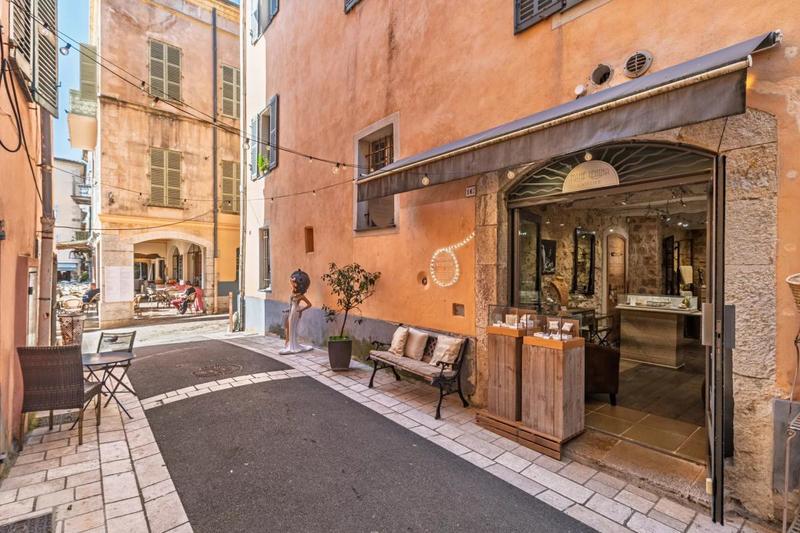 Local commercial - 34 m² - 1 pièce