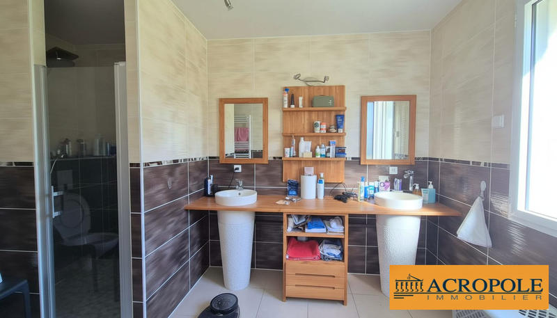 Maison contemporaine - 300 m² - 8 pièces