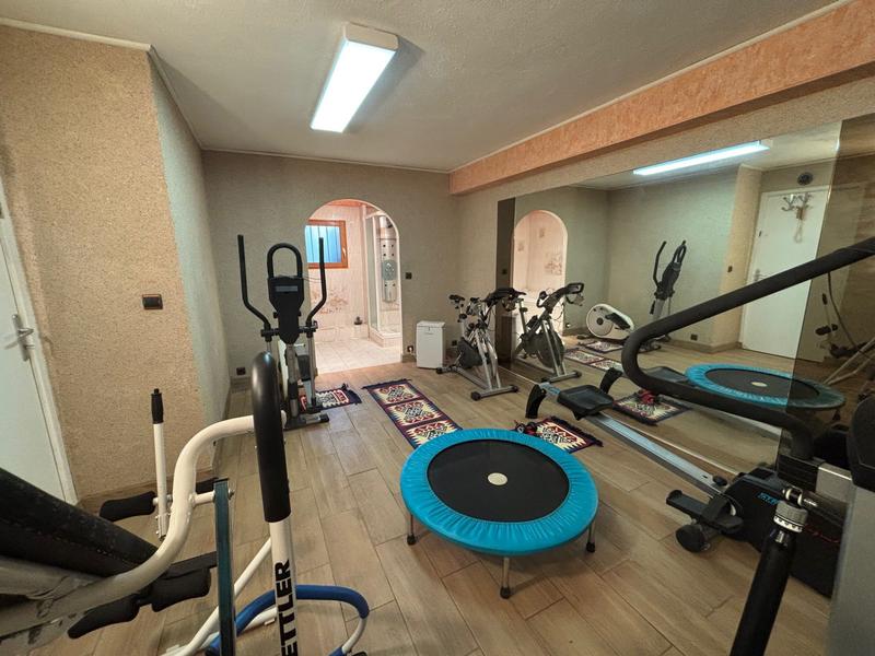 Maison traditionnelle - 191 m² - 8 pièces