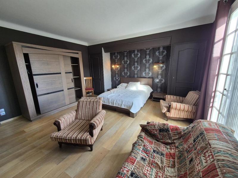 Maison bourgeoise - 275 m² - 10 pièces