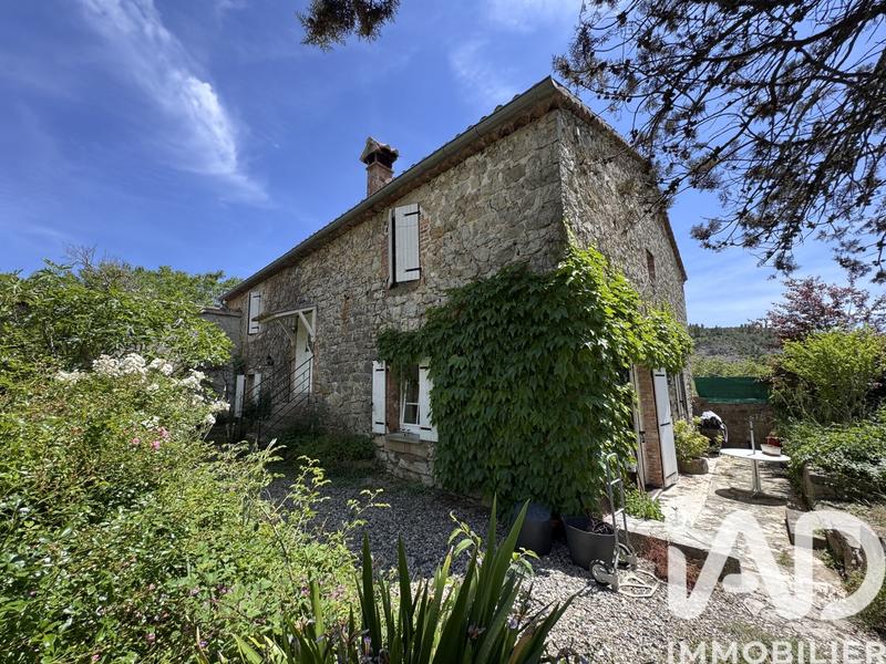 Maison - 215 m² - 7 pièces