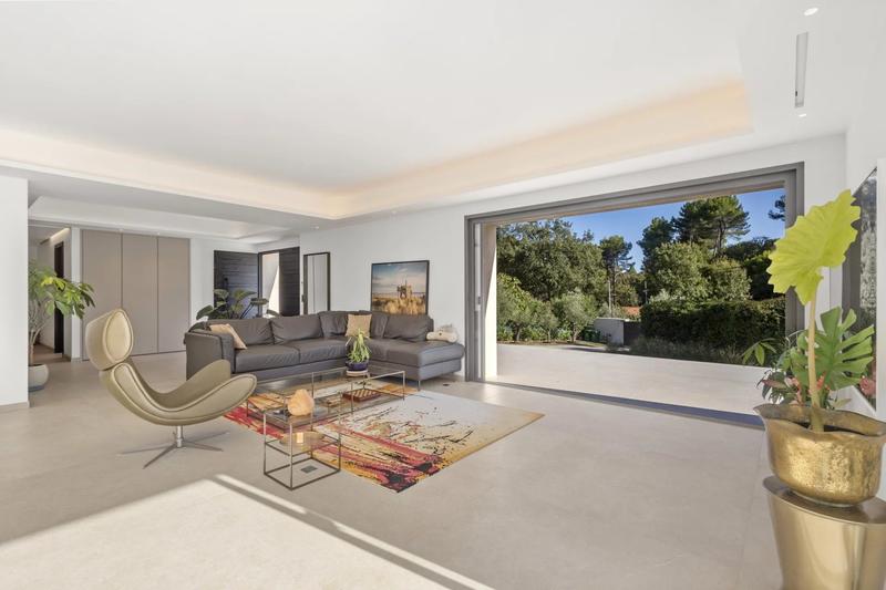 Villa - 326 m² - 9 pièces