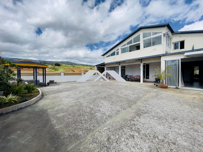 Maison - 230 m² - 7 pièces