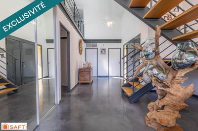 Maison - 203 m² - 7 pièces