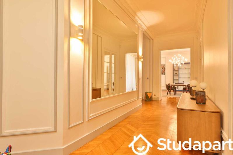 Appartement - 196 m² - 5 pièces