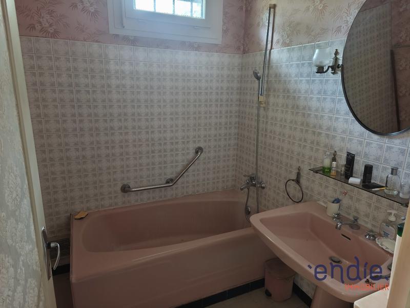 Maison - 176 m² - 9 pièces