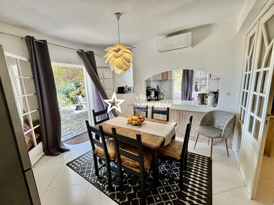 Maison - 250 m² - 8 pièces