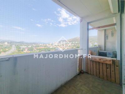 Appartement - 100 m² - 4 pièces