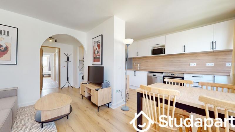 Chambre - 79 m² - 1 pièce