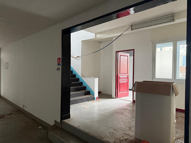 Local commercial - 251 m² - 5 pièces