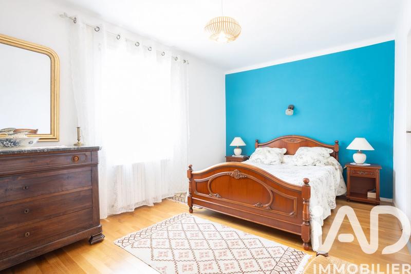 Maison - 200 m² - 6 pièces