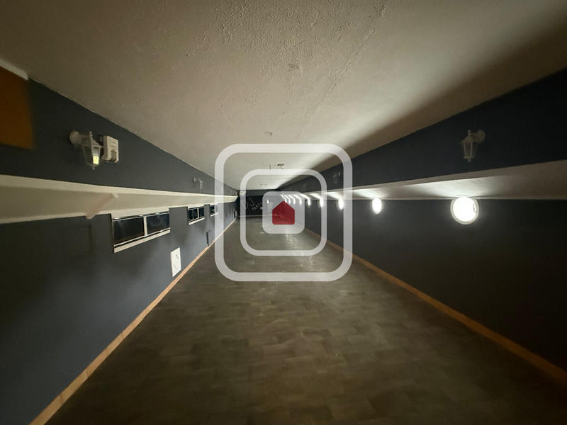 Maison - 642 m² - 14 pièces