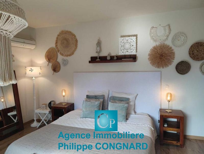 Maison - 270 m² - 8 pièces