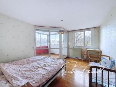 Appartement - 94 m² - 4 pièces