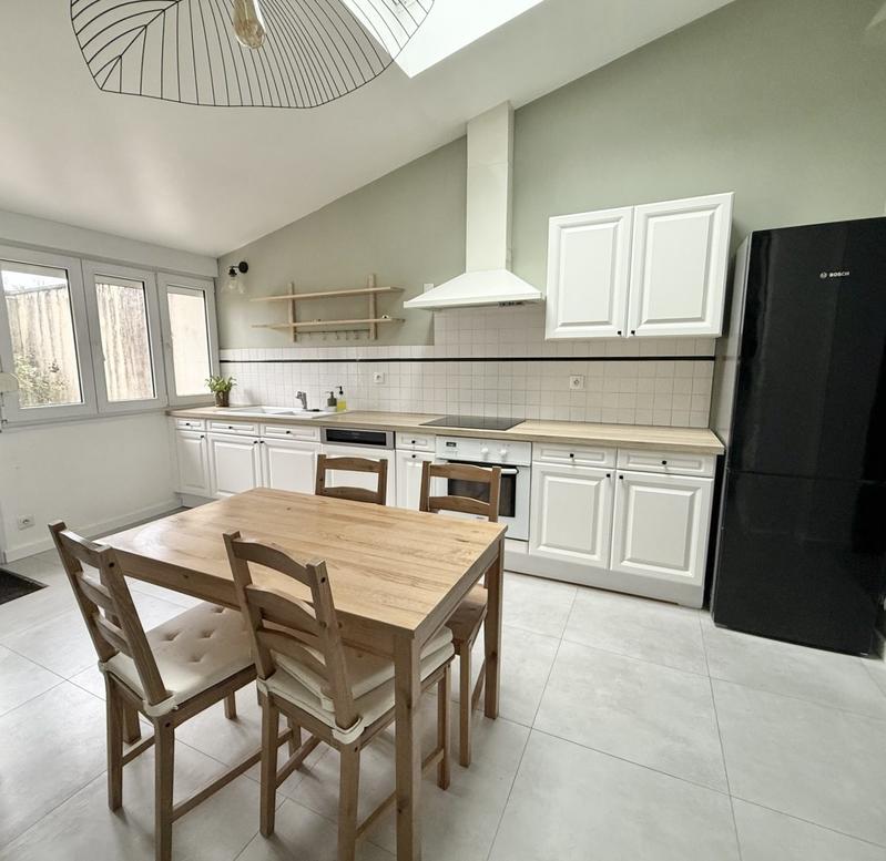 Maison - 90 m² - 3 pièces