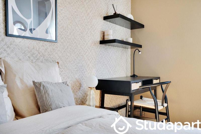 Chambre - 13 m² - 1 pièce