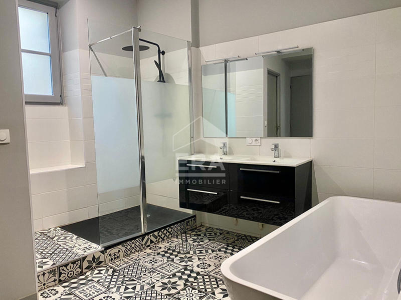 Appartement - 97 m² - 3 pièces