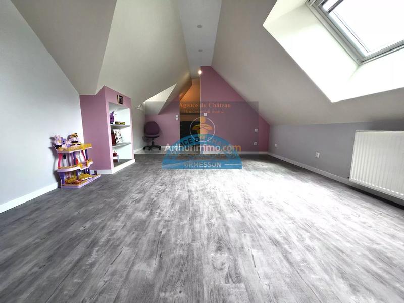 Maison - 240 m² - 9 pièces