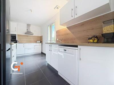 Maison - 111 m² - 5 pièces