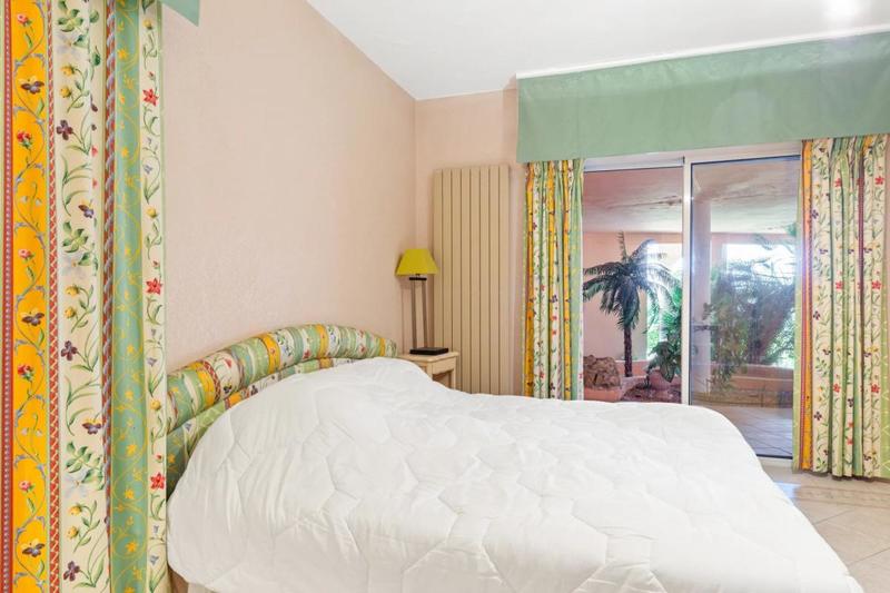 Villa - 284 m² - 6 pièces