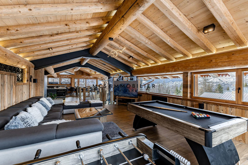 Châlet - 275 m² - 10 pièces