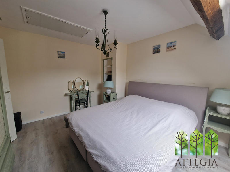 Maison - 245 m² - 6 pièces