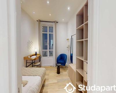 Chambre - 150 m² - 1 pièce