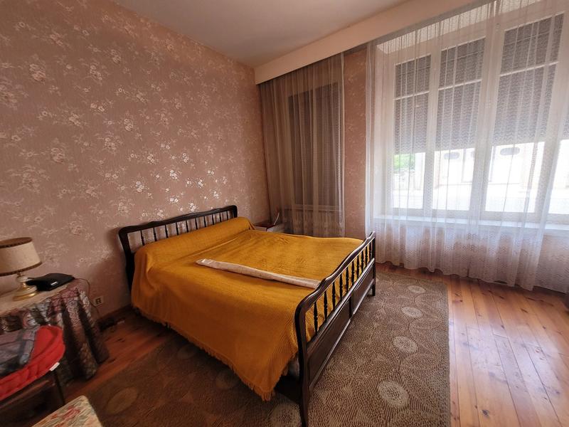 Maison - 306 m² - 10 pièces