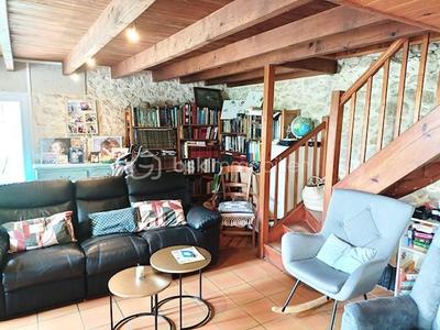 Demeure - 194 m² - 8 pièces