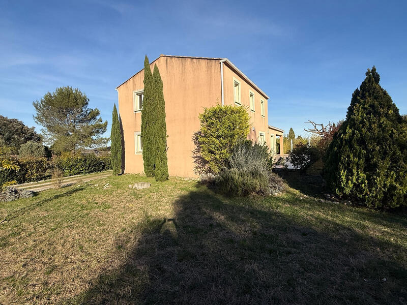 Maison contemporaine - 202 m² - 7 pièces