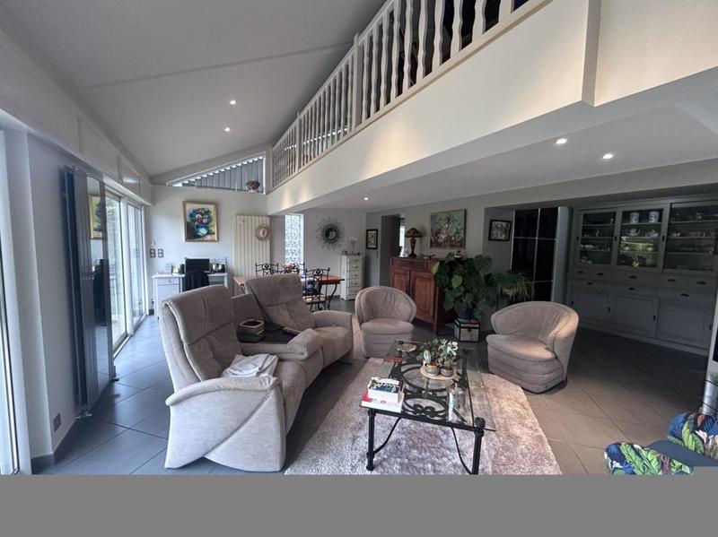 Maison - 200 m² - 7 pièces