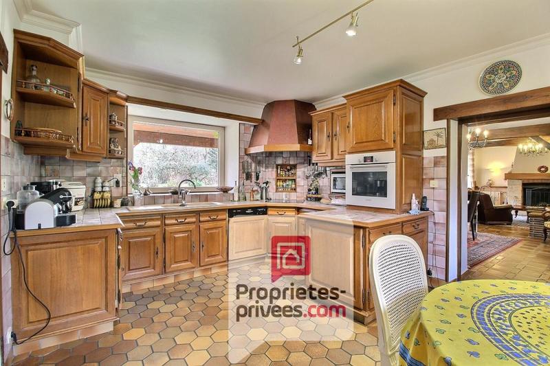 Maison - 210 m² - 8 pièces