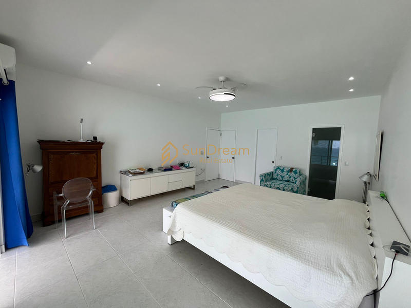 Appartement - 180 m² - 3 pièces