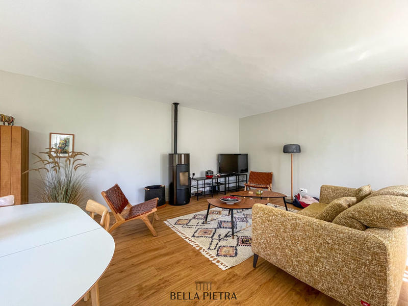 Maison - 271 m² - 9 pièces